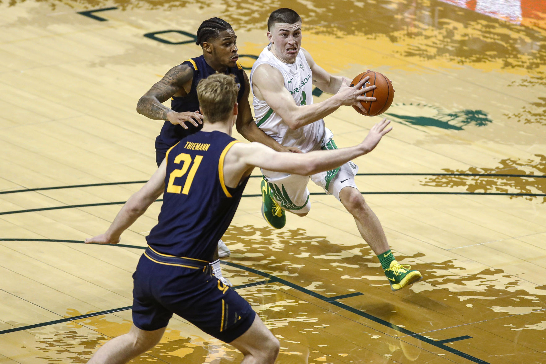 APTOPIX California Oregon Basketball